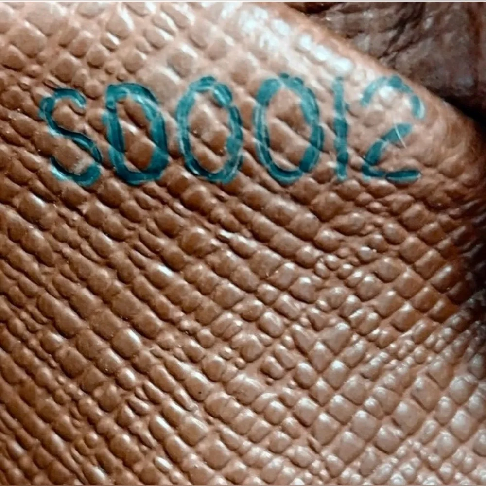 Louis Vuitton Monogram Trocadero
GM (30) Crossbody - Picture 3 of 12